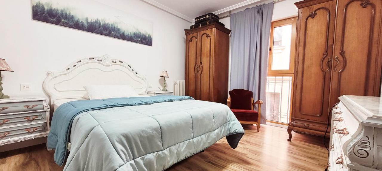 Www Sanmartinplaza Es En El Corazon Del Casco Historico Apartman León Kültér fotó