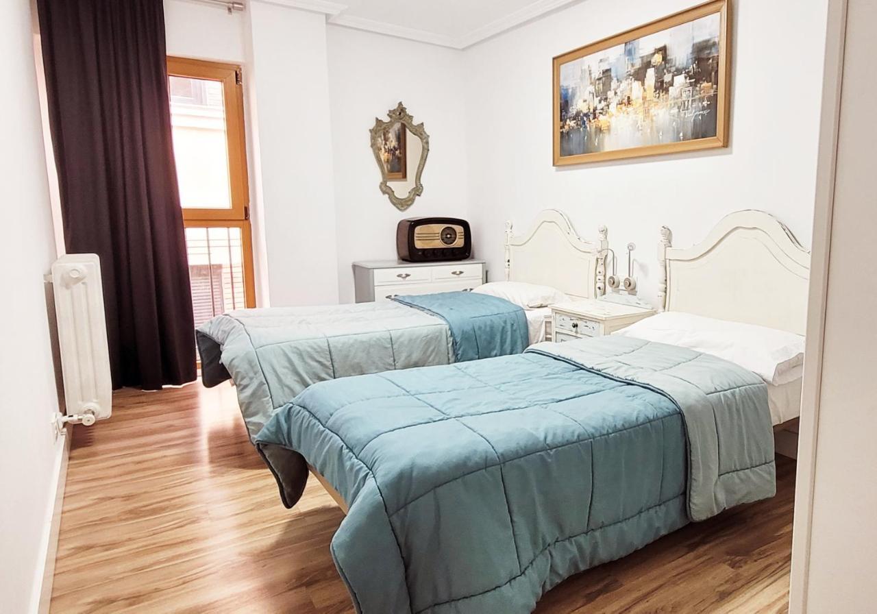 Www Sanmartinplaza Es En El Corazon Del Casco Historico Apartman León Kültér fotó
